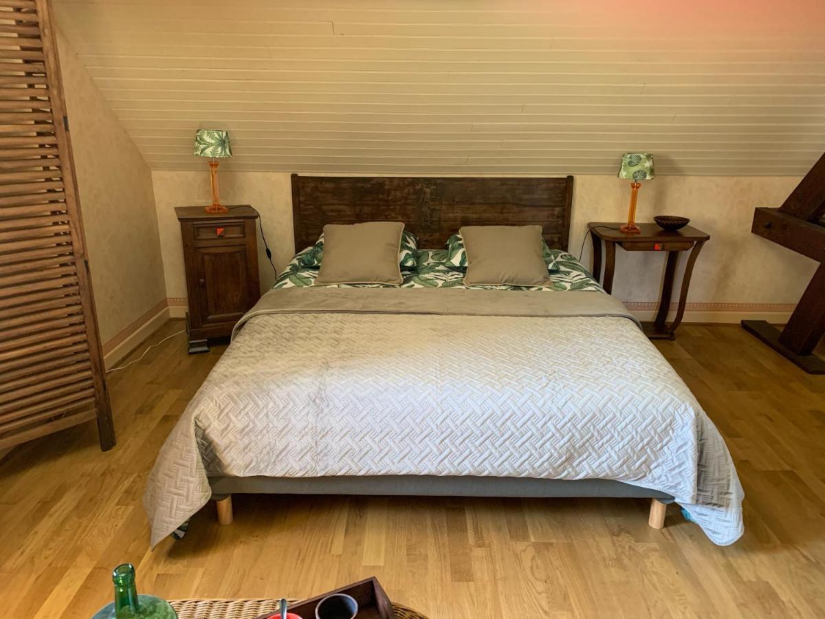 Le Moulin Du Boisset Bed & Breakfast Saint-Denis-lès-Martel Екстериор снимка