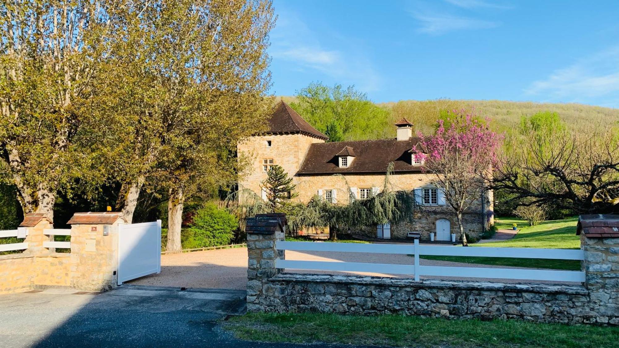 Le Moulin Du Boisset Bed & Breakfast Saint-Denis-lès-Martel Екстериор снимка