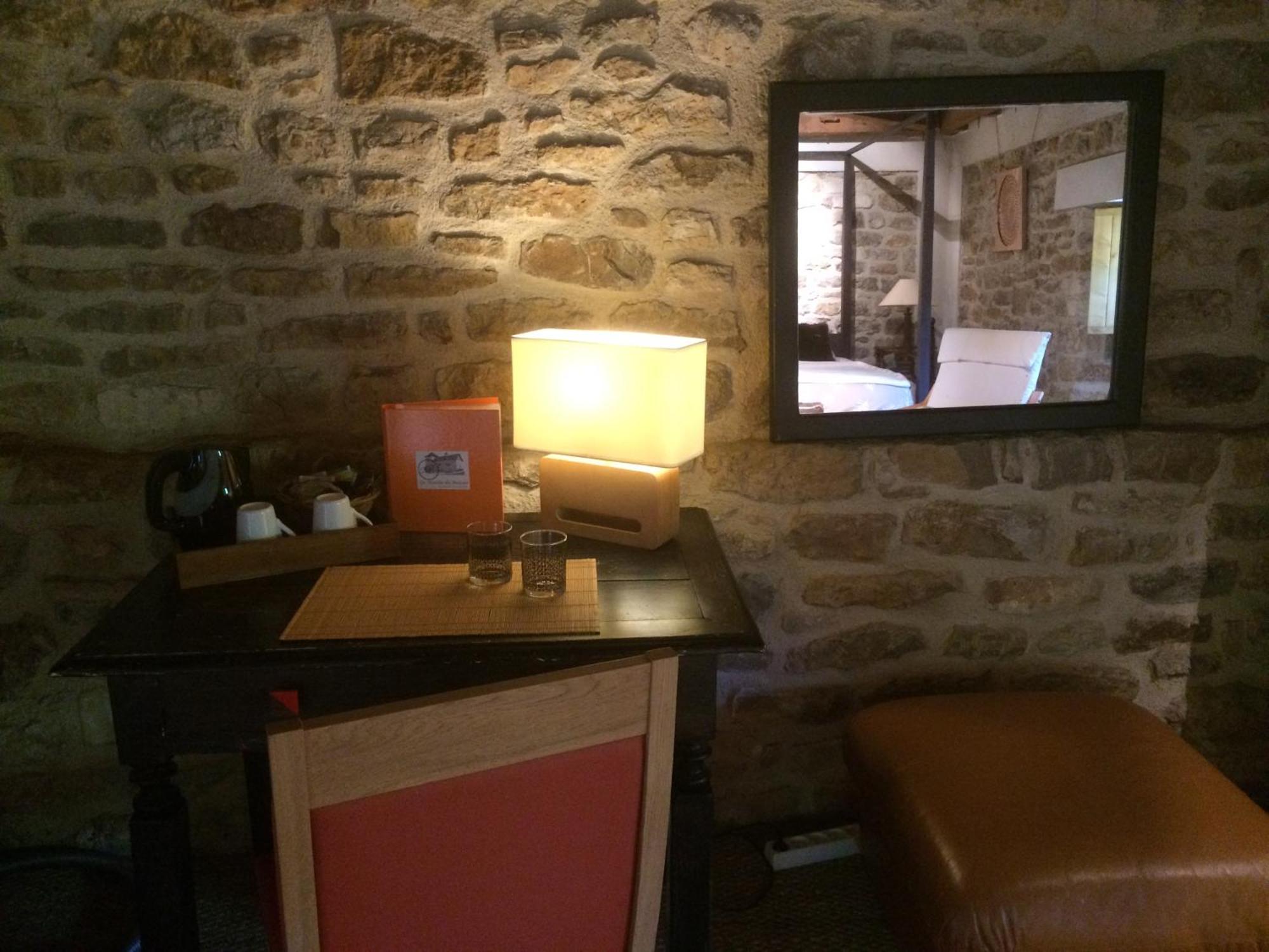 Le Moulin Du Boisset Bed & Breakfast Saint-Denis-lès-Martel Стая снимка